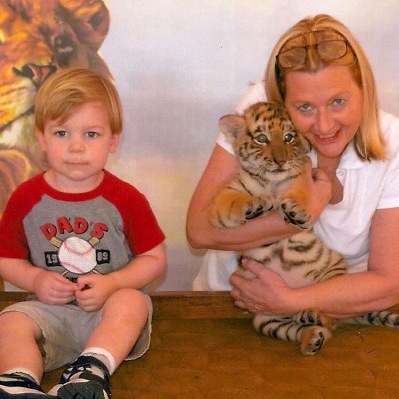 Meet your Posher, Carol - Picture 1 of 1